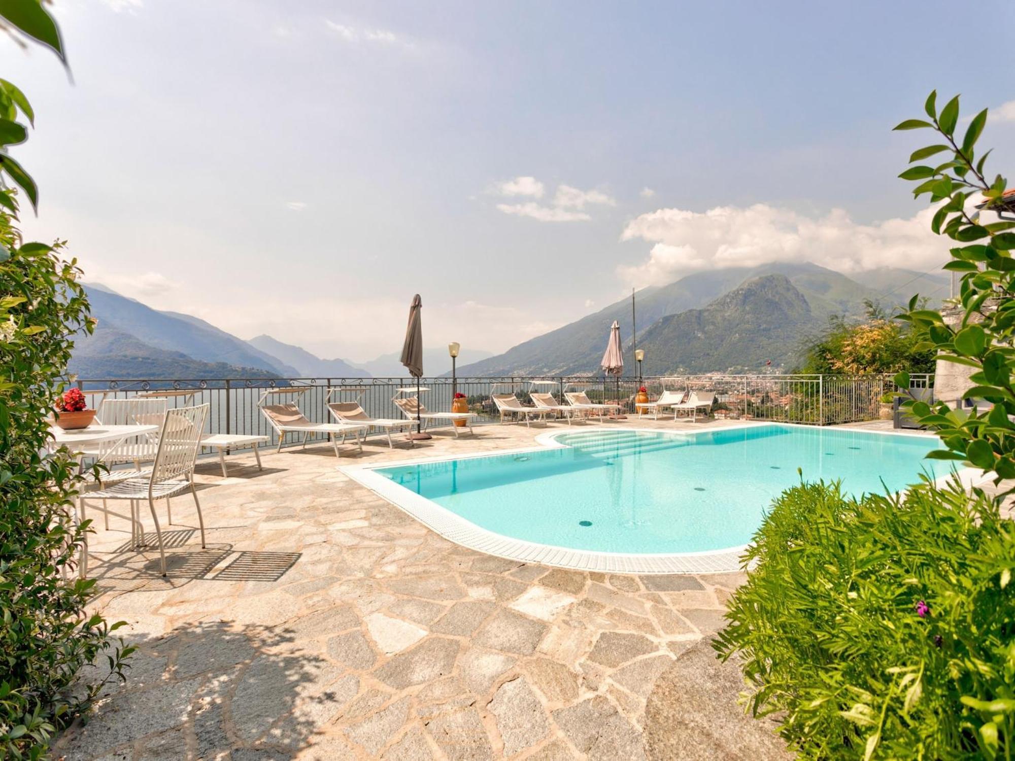 Wonderful Flat With Swimming Pool Lift And Garden Apartment Gravedona Exterior photo